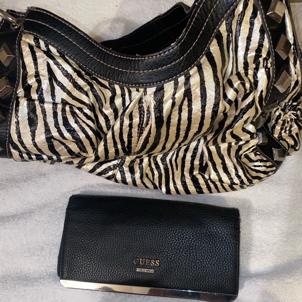 Vintage 2000’s Tiger print handbag with wallet included!